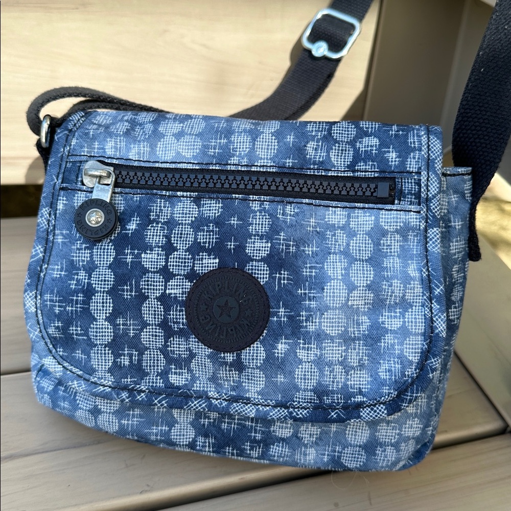 RARE Kipling Sabian Crossbody Blue Denim Dot Mini Bag - Adjustable Navy Strap - Picture 2 of 10